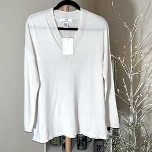 NWT Magaschoni S beautiful cream viscose blend V-neck sweater,side slits, SOFT!!